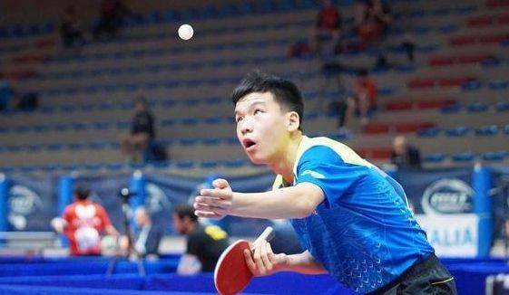 王汉龙：2019年当球童时就梦想为申花踢比赛 先力争留在一队.