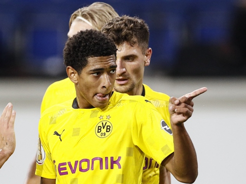 也传递出她 也传递出她